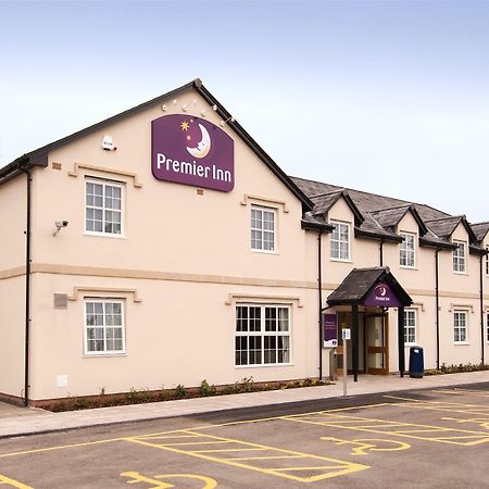 Premier Inn Crewe West Exterior foto