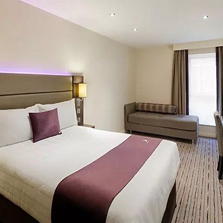 Premier Inn Crewe West Exterior foto