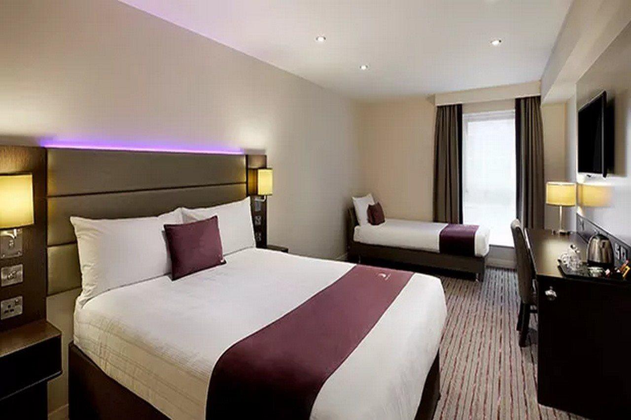 Premier Inn Crewe West Exterior foto