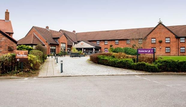 Premier Inn Crewe West Exterior foto